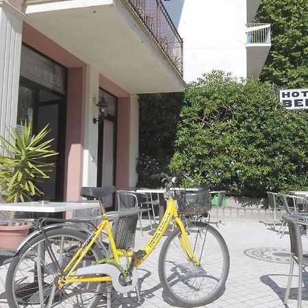 Hotel Berlino Каттолика Экстерьер фото