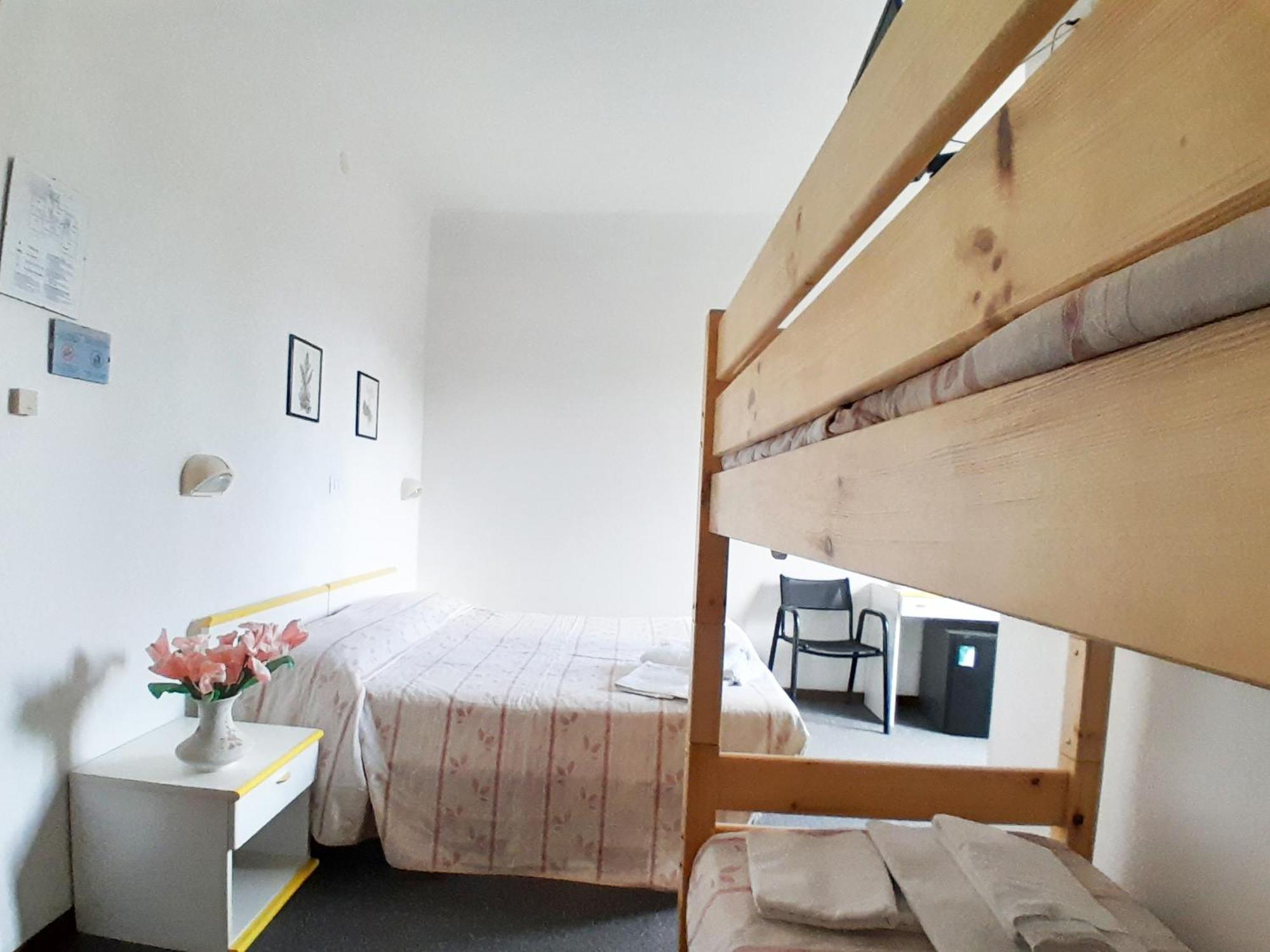 Hotel Berlino Каттолика Номер фото