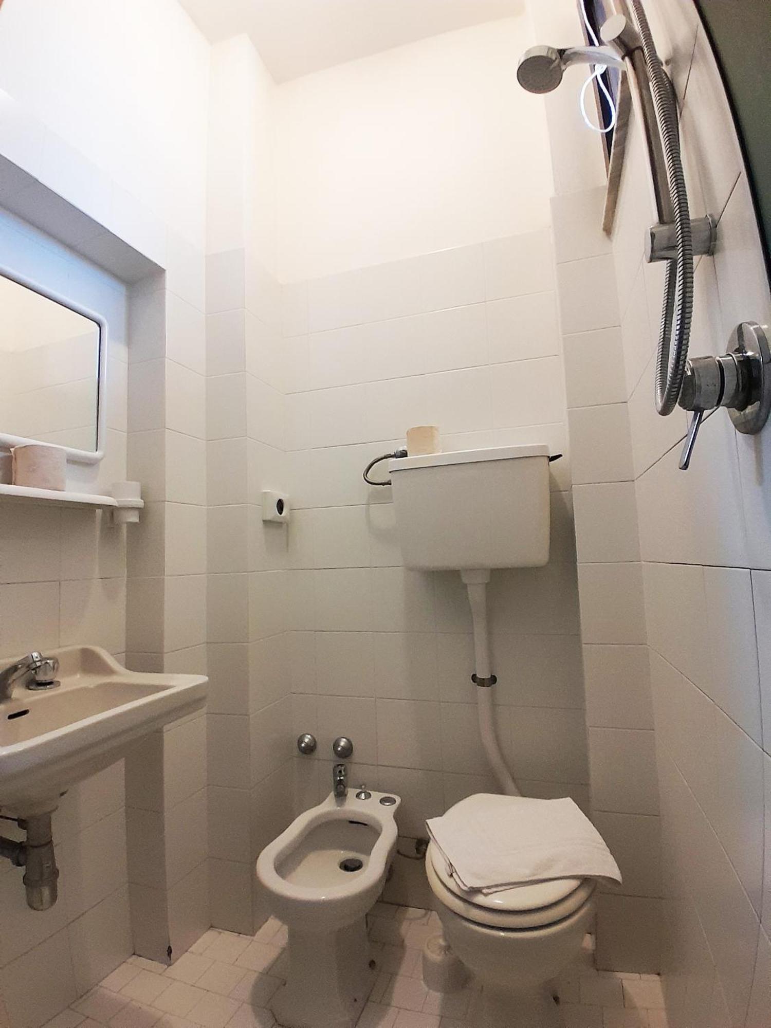 Hotel Berlino Каттолика Номер фото