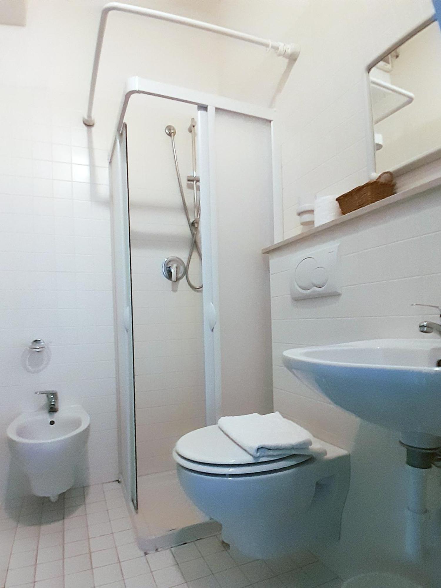 Hotel Berlino Каттолика Номер фото