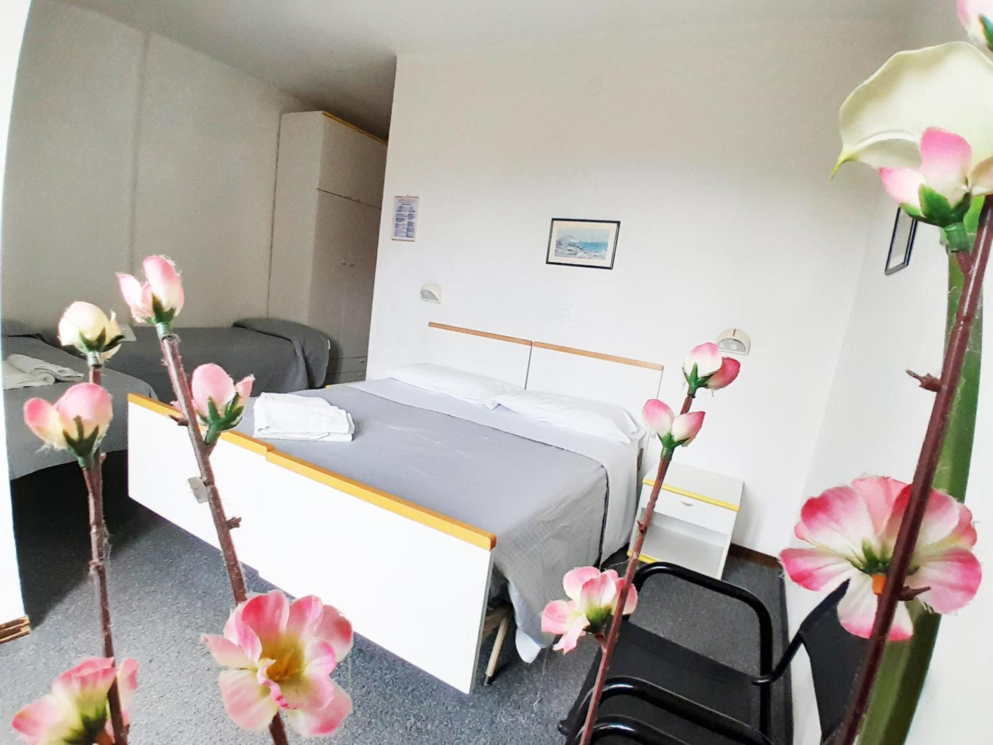 Hotel Berlino Каттолика Номер фото