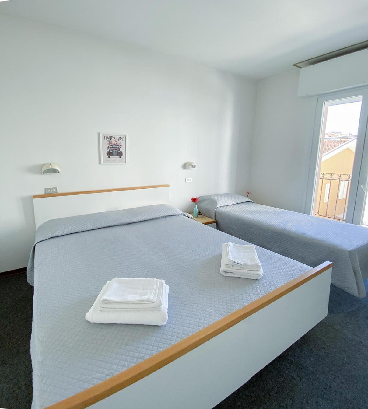 Hotel Berlino Каттолика Номер фото